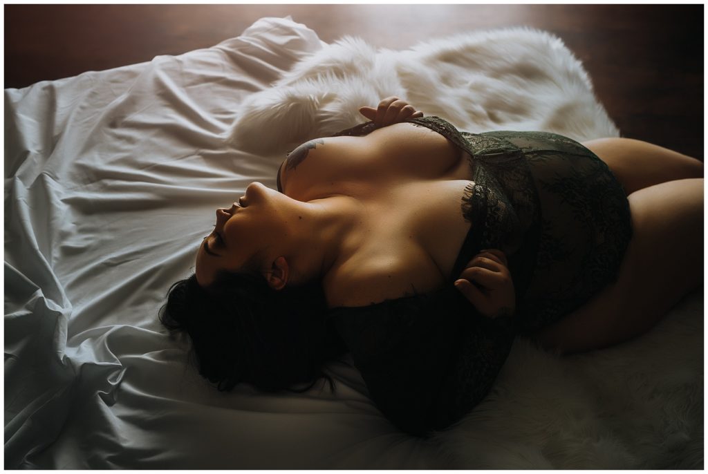 Sexy plus size boudoir - Richmond Virginia Photographer 