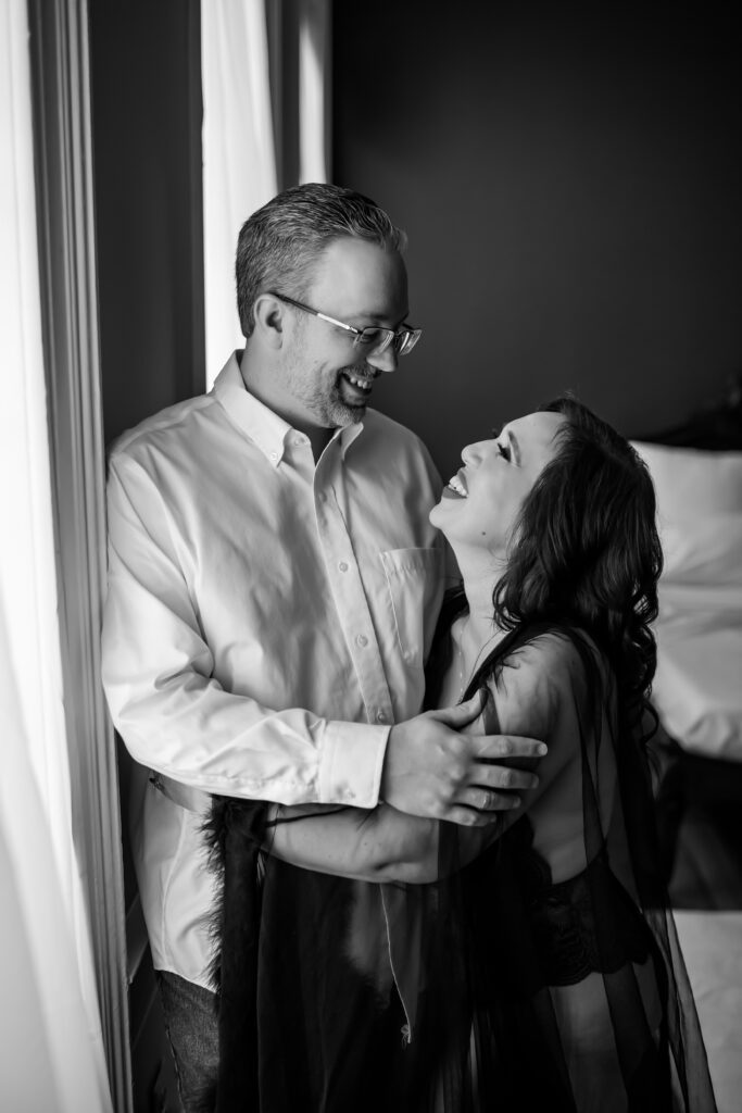 Romantic couples portraits in Virginia with a soft storytelling style and natural connection.